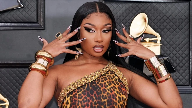 Megan Thee Stallion shows off too much body to attract attention