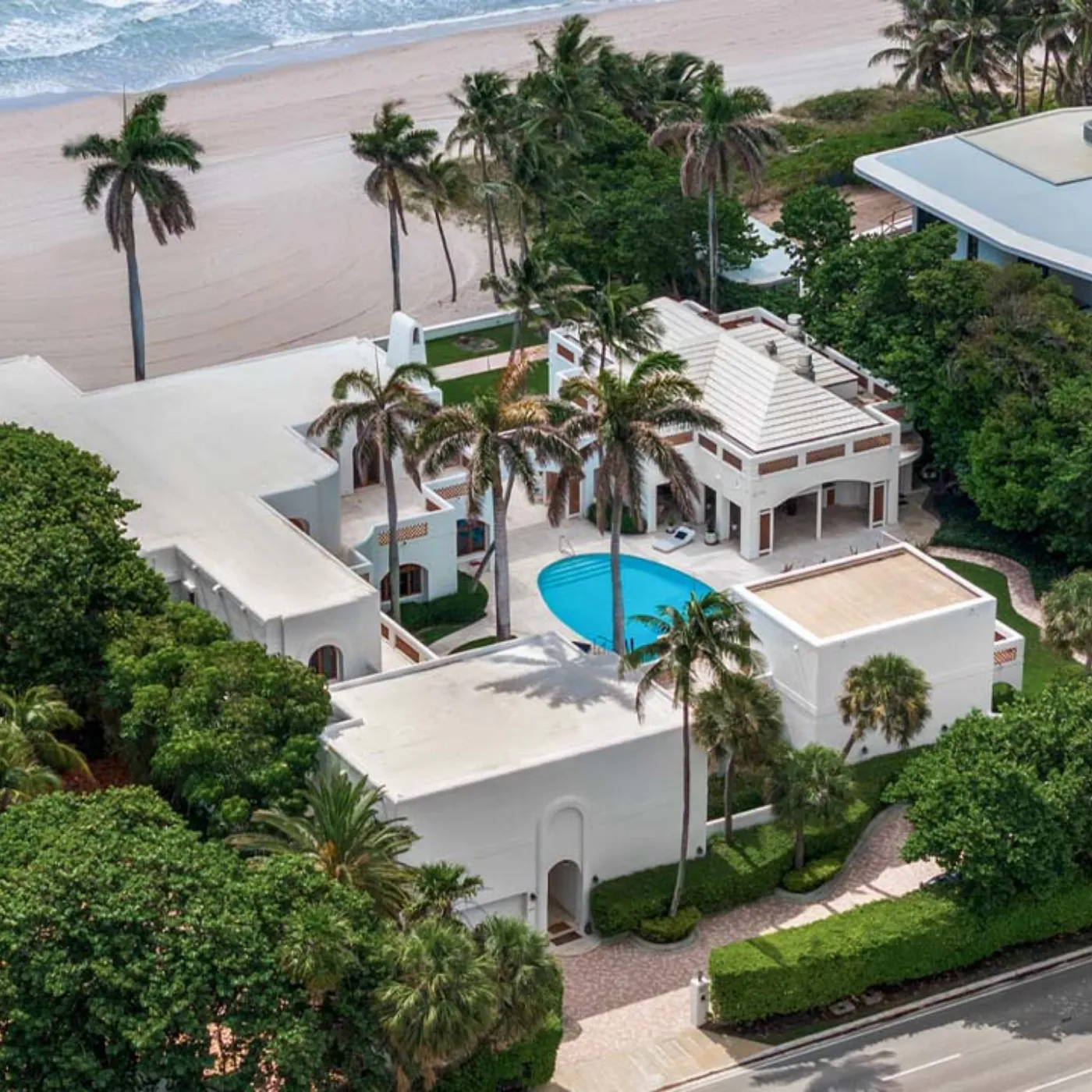 Bill Gates’ $43 Million Oceanfront Mansion Raises Eyebrows and Admiration