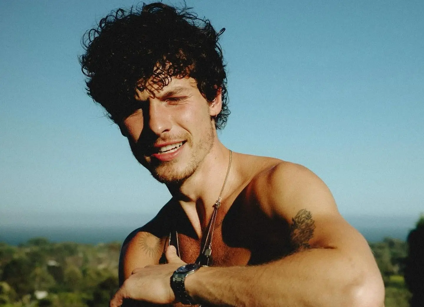 Shawn Mendes’ Latest Photoshoot Leaves Fans Underwhelmed.