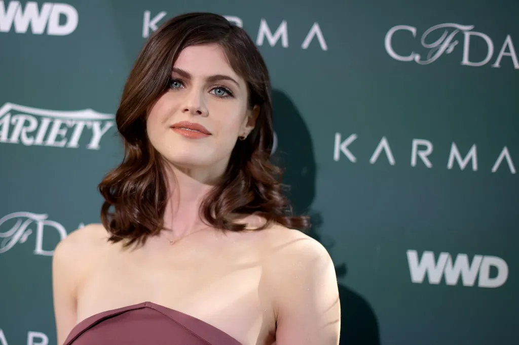 Alexandra Daddario To Star & Executive Produce NY Times Bestseller 'Can You  Keep A Secret?'