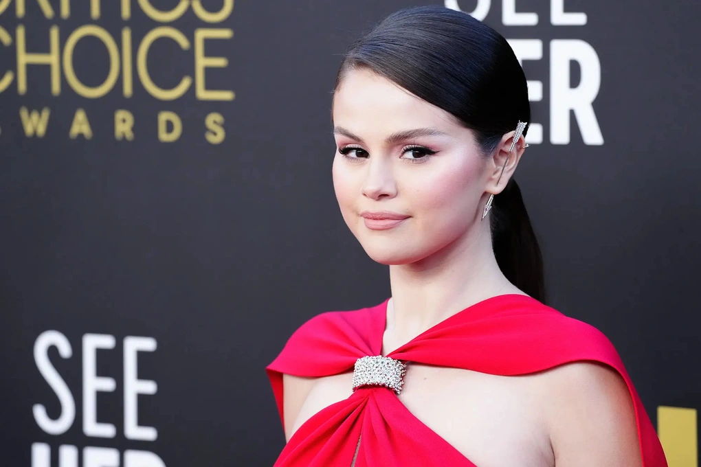 Selena Gomez's Dark Side Things She Doesn't Want You To Know