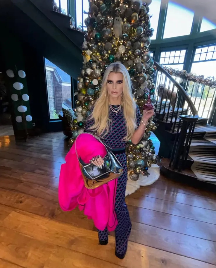 Jessica Simpson Lists Hidden Hills Mansion for $18 Million Amid Split from Eric Johnson 2 Jessica Simpson Lists Hidden Hills Mansion for $18 Million Amid Split from Eric Johnson