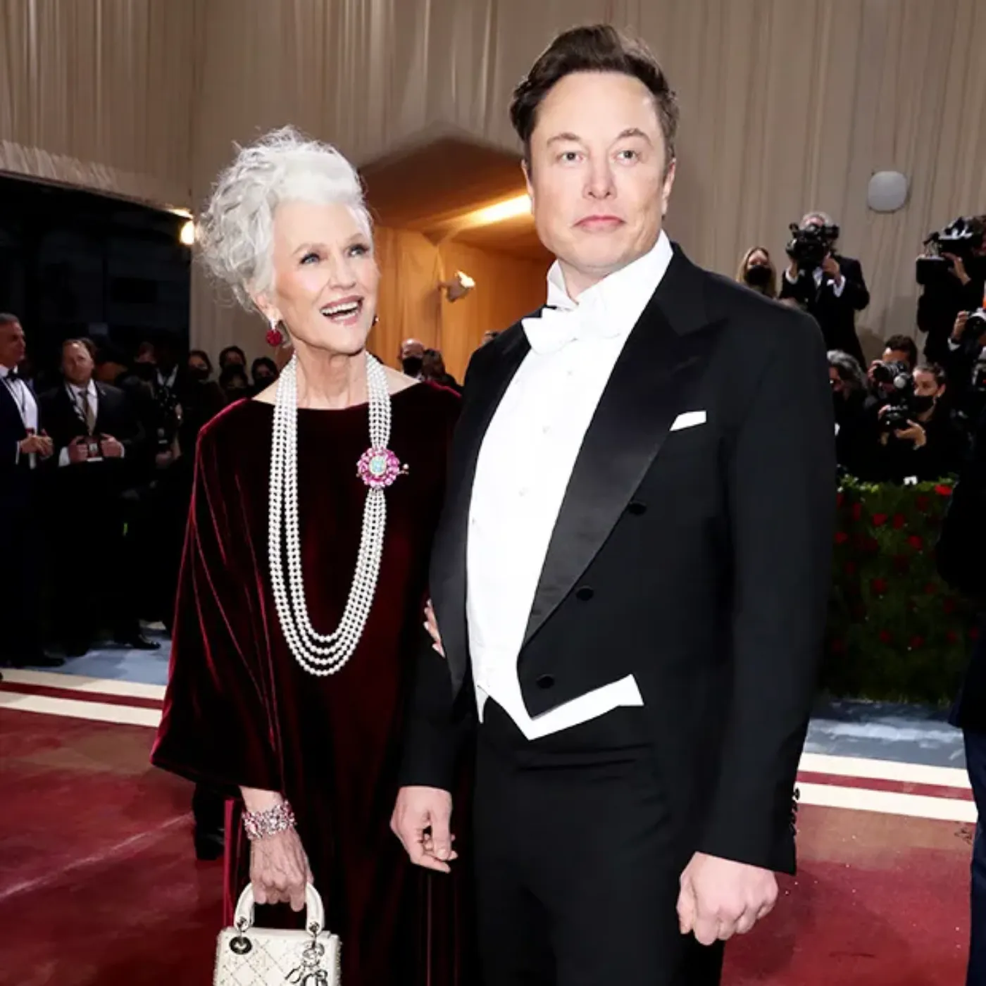 Elon Musk's Mother's Inspiring Change at Age 76 – How She Went from Poor to Healthy Thanks to a Flexible Diet!