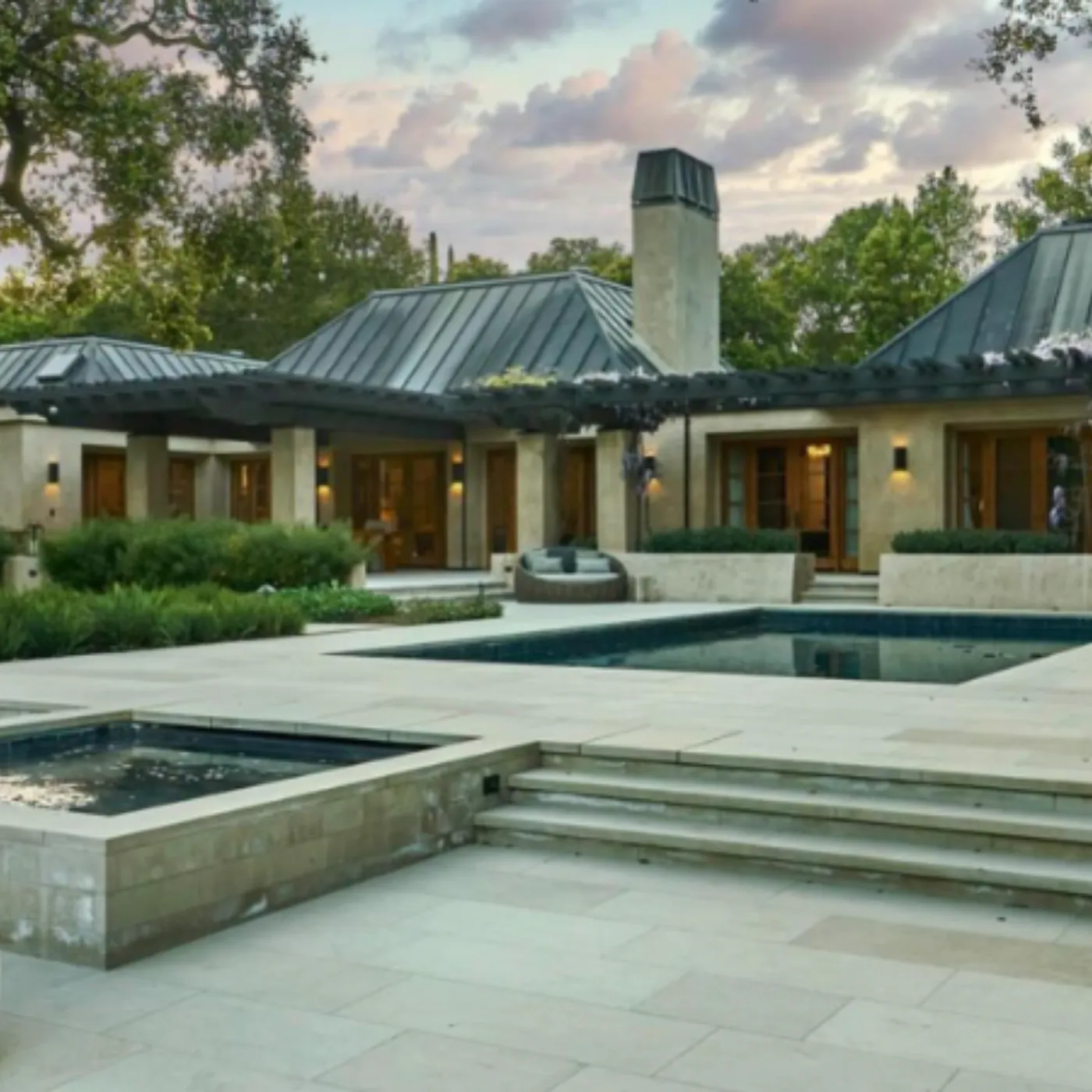 Mark Zuckerberg’s Private Billion-Dollar Complex—A Dream Home Just 10 Minutes from Meta HQ!