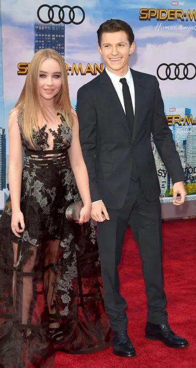 Homewrecker? Sabrina Carpenter Blamed for Breaking Up Hollywood's Hottest Couple!" 2 Homewrecker? Sabrina Carpenter Blamed for Breaking Up Hollywood's Hottest Couple!"