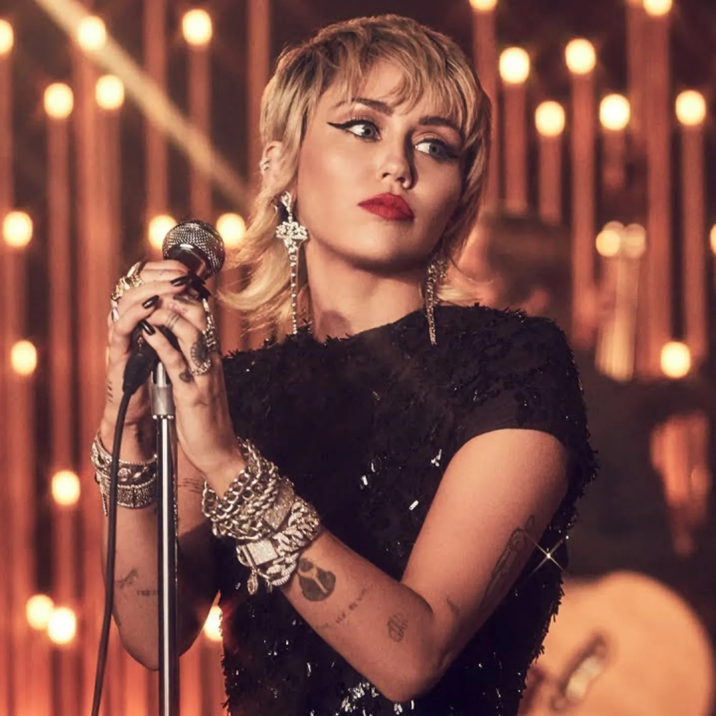 Miley Cyrus Makes History and Sets Off Explosive Reactions Across Social Media 4 Miley Cyrus Makes History and Sets Off Explosive Reactions Across Social Media