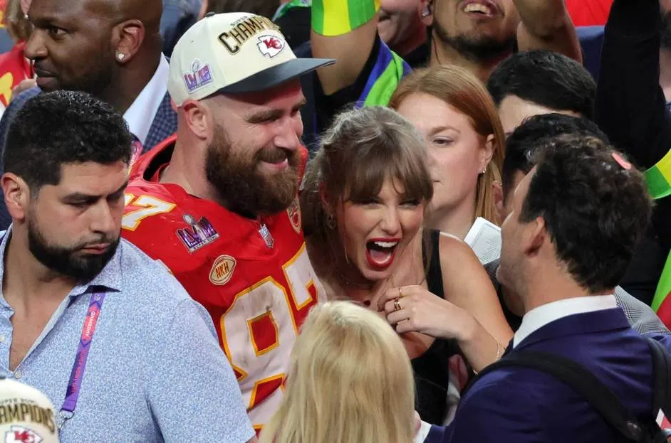 Travis Kelce Reveals He & Taylor Swift Love to Cook Together: Watch