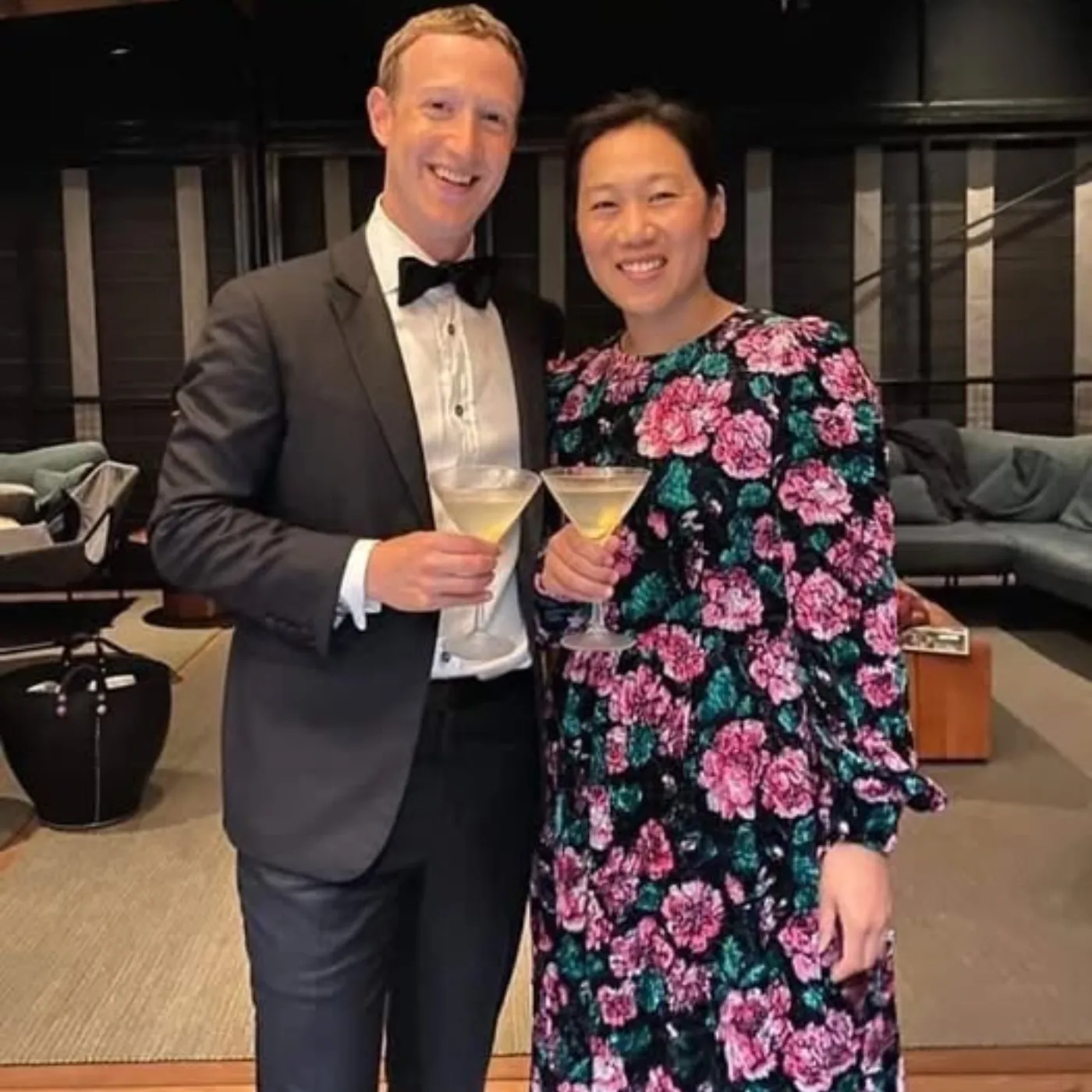 The Reason Facebook 'Tycoon' Zuckerberg Is Passionately in Love with a Woman with Ordinary Beauty