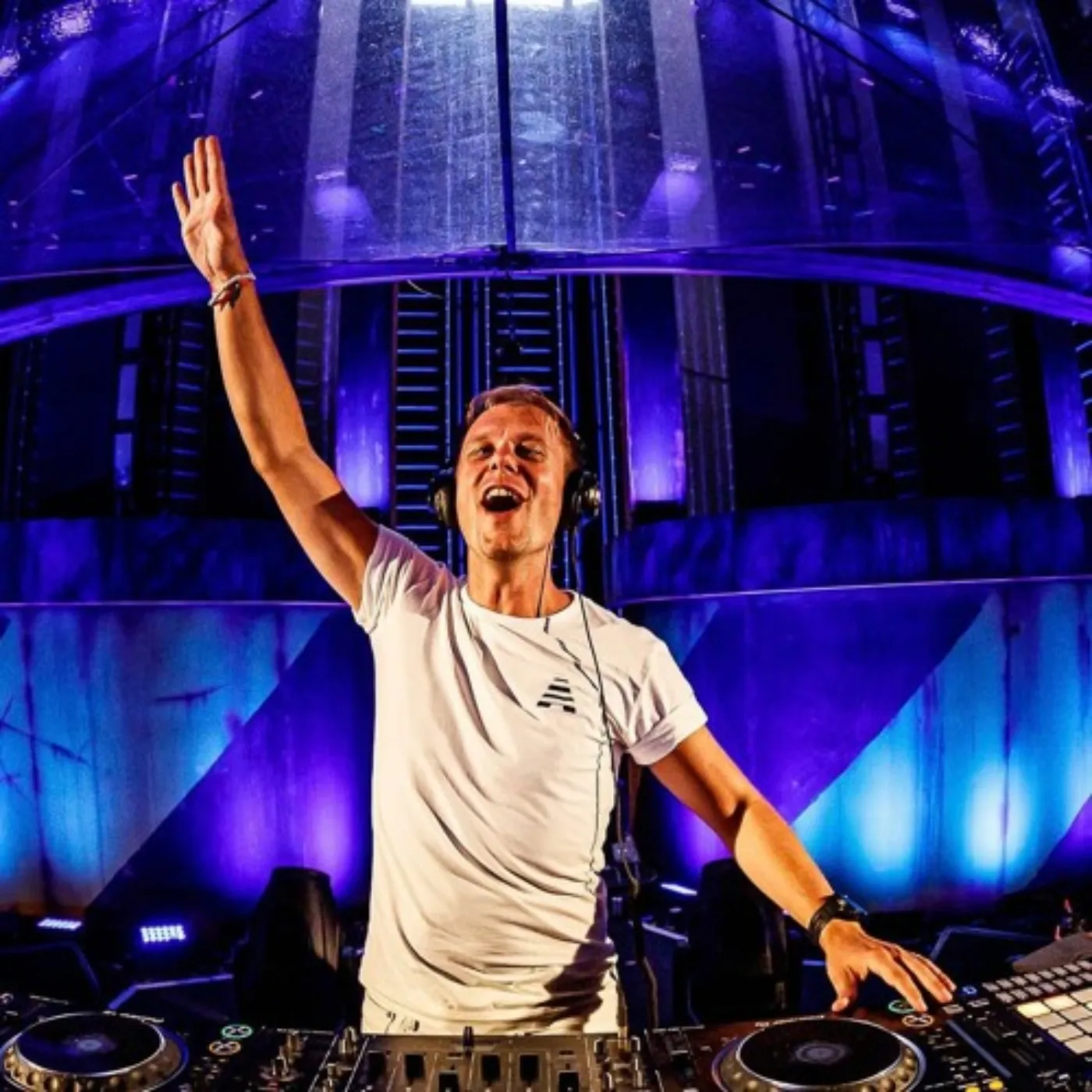 Armin van Buuren at Tomorrowland: The Performance That Redefined the EDM Festival
