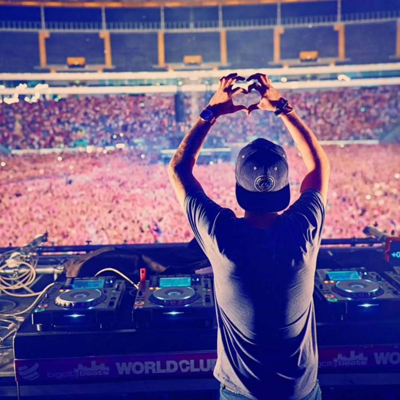 David Guetta’s Global Influence: Revolutionizing Pop Music with EDM Soundtracks