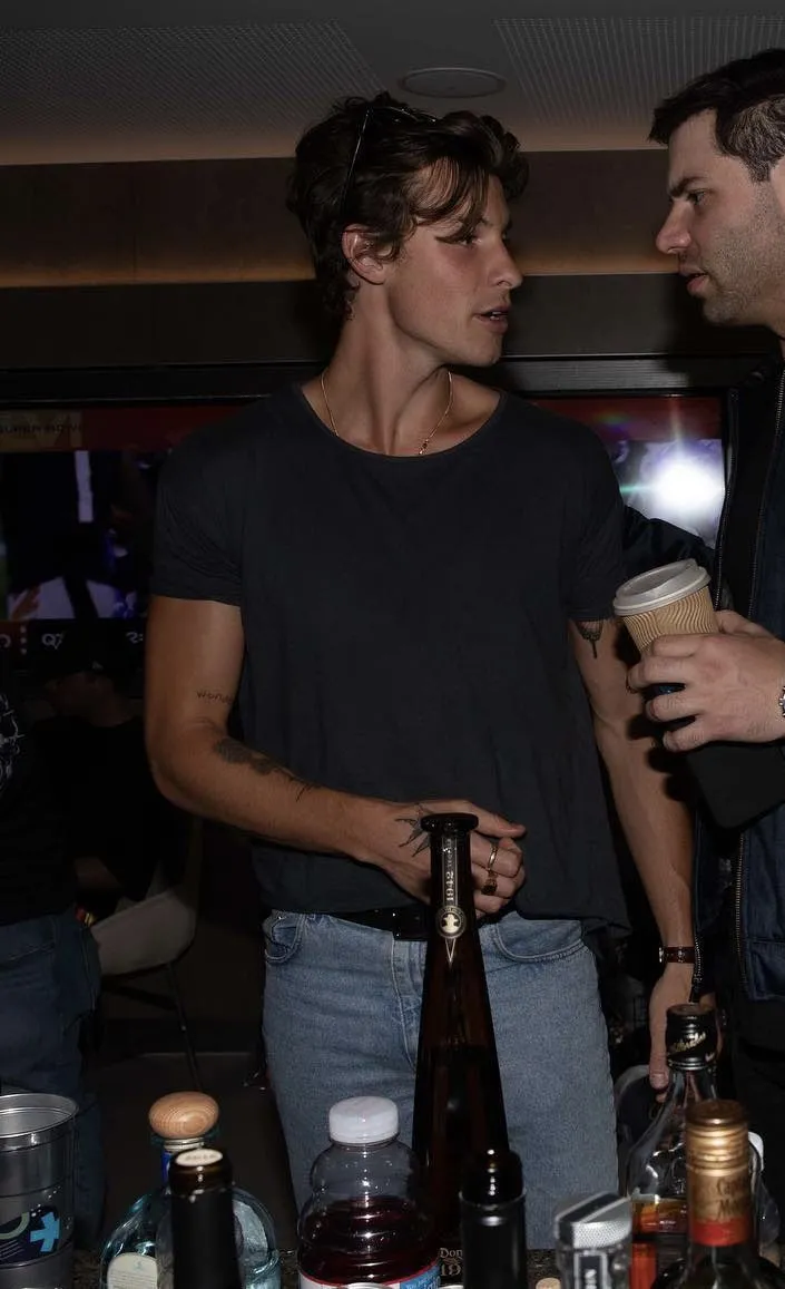 Shawn Mendes Breaks the Internet with Shocking Kiss – Who’s the Mystery Partner?