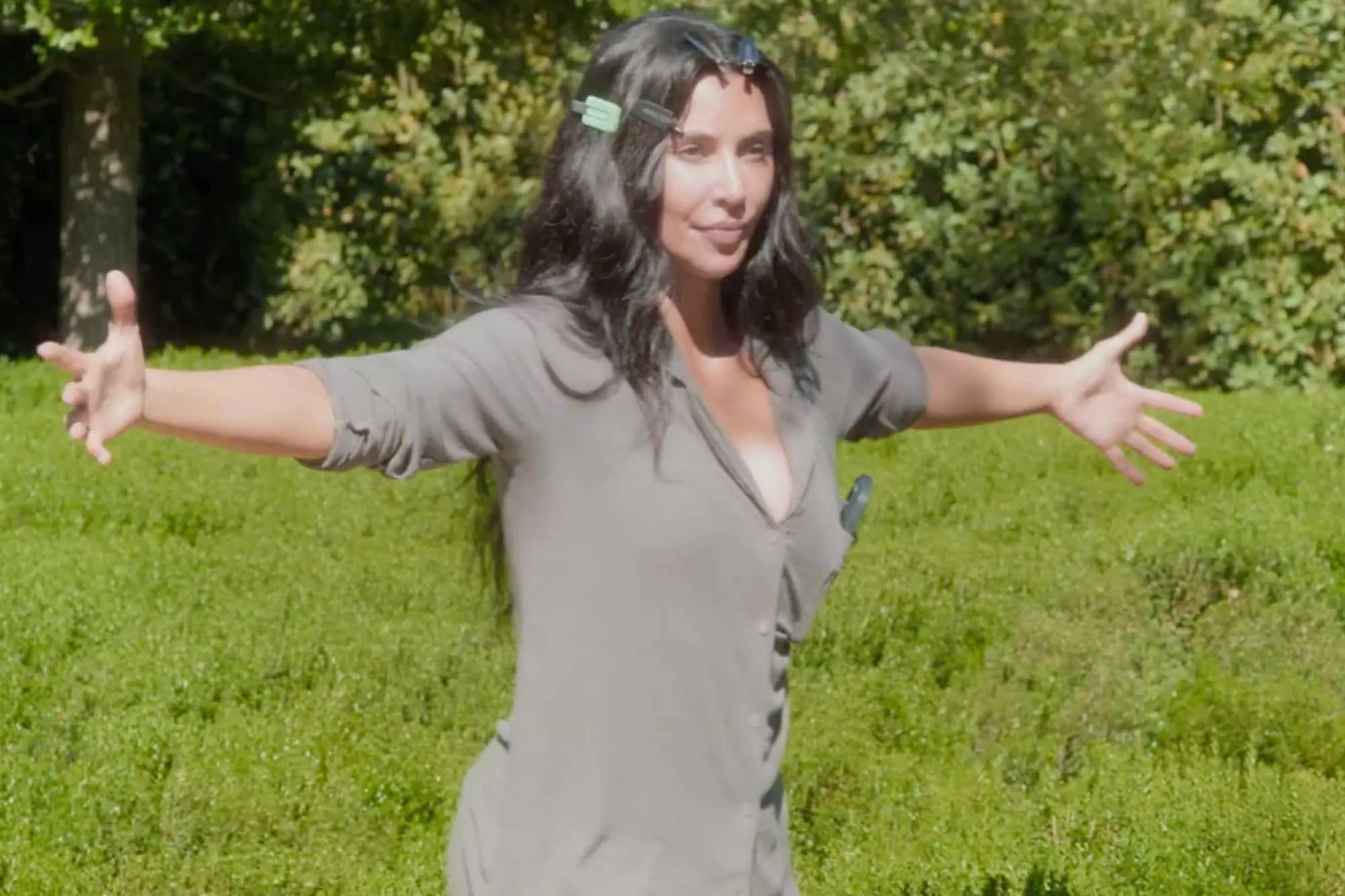 Kim Kardashian's Shocking Twist: New Romance Revealed After 'Lying' About Staying Single in Hulu Show Trailer! 2 Kim Kardashian's Shocking Twist: New Romance Revealed After 'Lying' About Staying Single in Hulu Show Trailer!