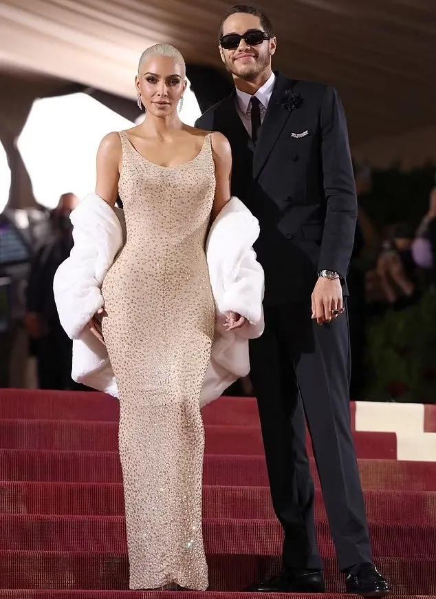 Kim Kardashian's Shocking Twist: New Romance Revealed After 'Lying' About Staying Single in Hulu Show Trailer! 5 Kim Kardashian's Shocking Twist: New Romance Revealed After 'Lying' About Staying Single in Hulu Show Trailer!