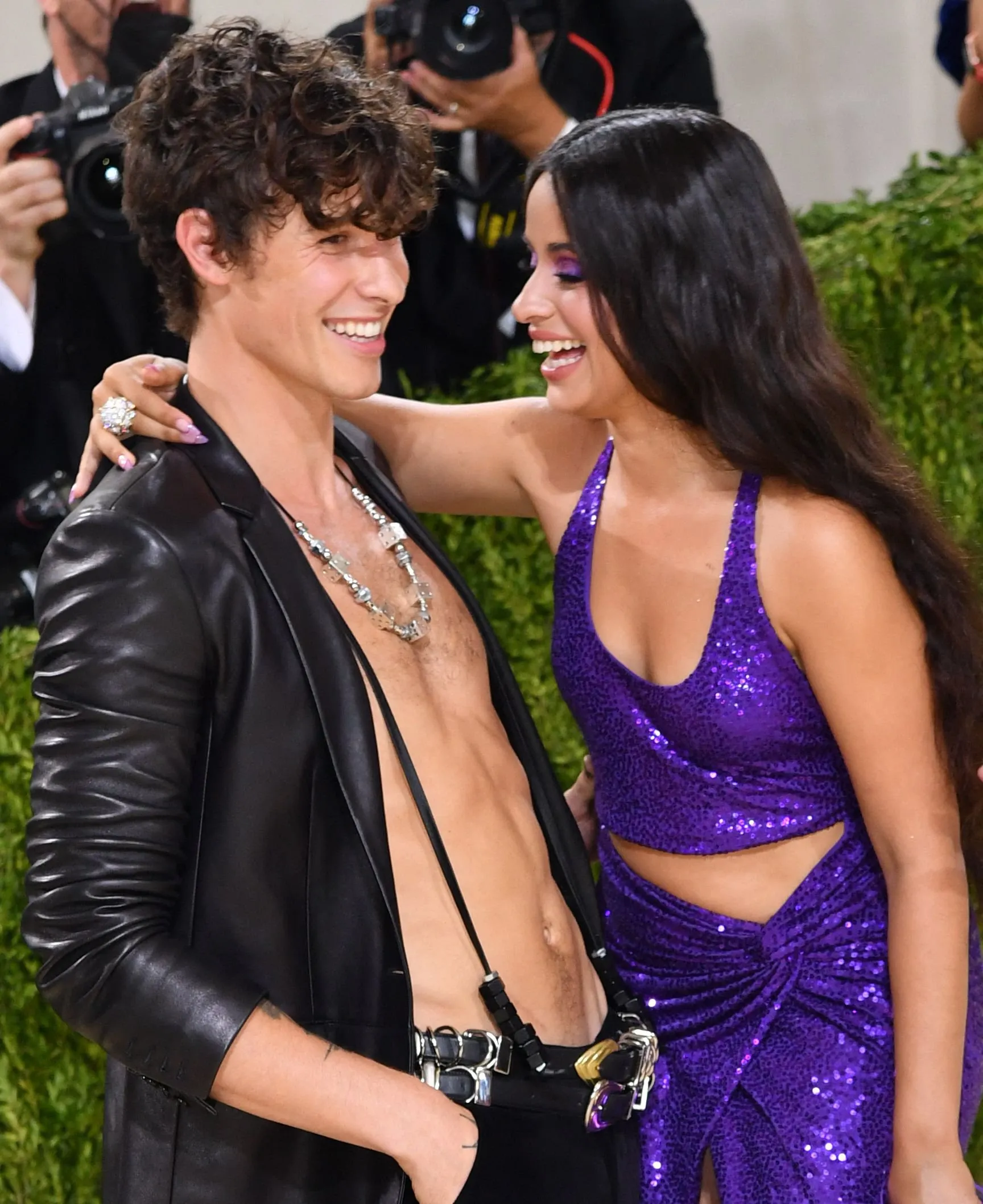 Shawn Mendes and Camila Cabello 'not back together' despite kiss | Metro  News