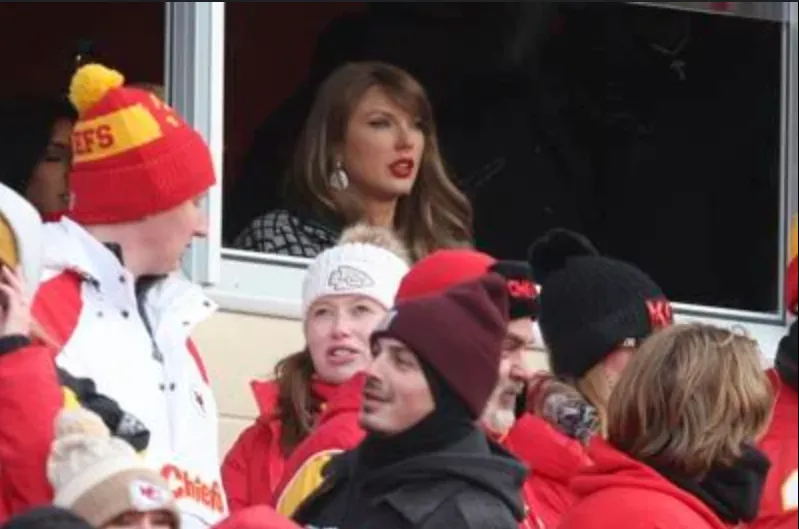 Taylor Swift Shows Her Support for Travis Kelce at Chiefs’ NFL Playoff Game