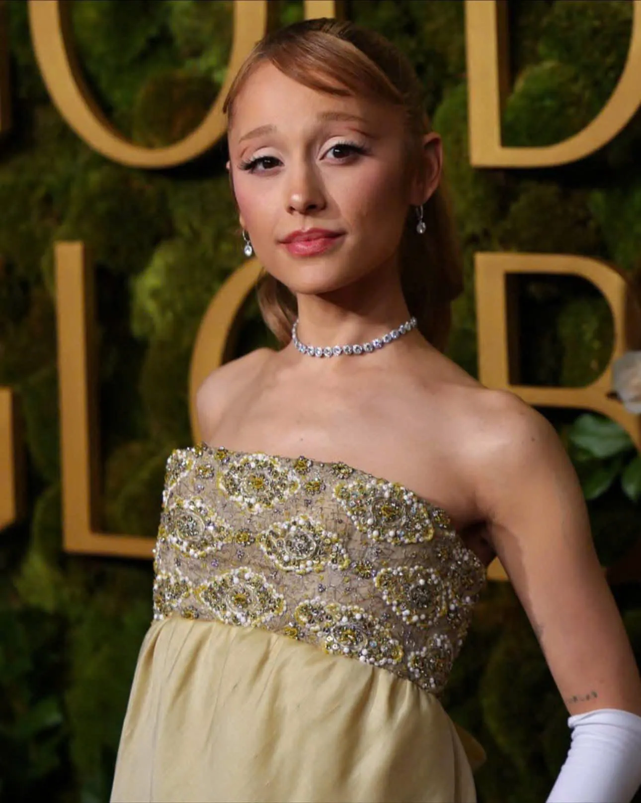 Ariana Grande appears out real life so different with the thumbnails, making fanboys so pity 2 Ariana Grande appears out real life so different with the thumbnails, making fanboys so pity