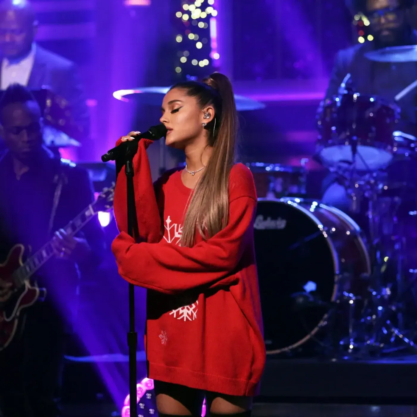 Santa Tell Me by Ariana Grande: A Song That Continues to Stun and Captivate from no.9 to no.5 on the music board