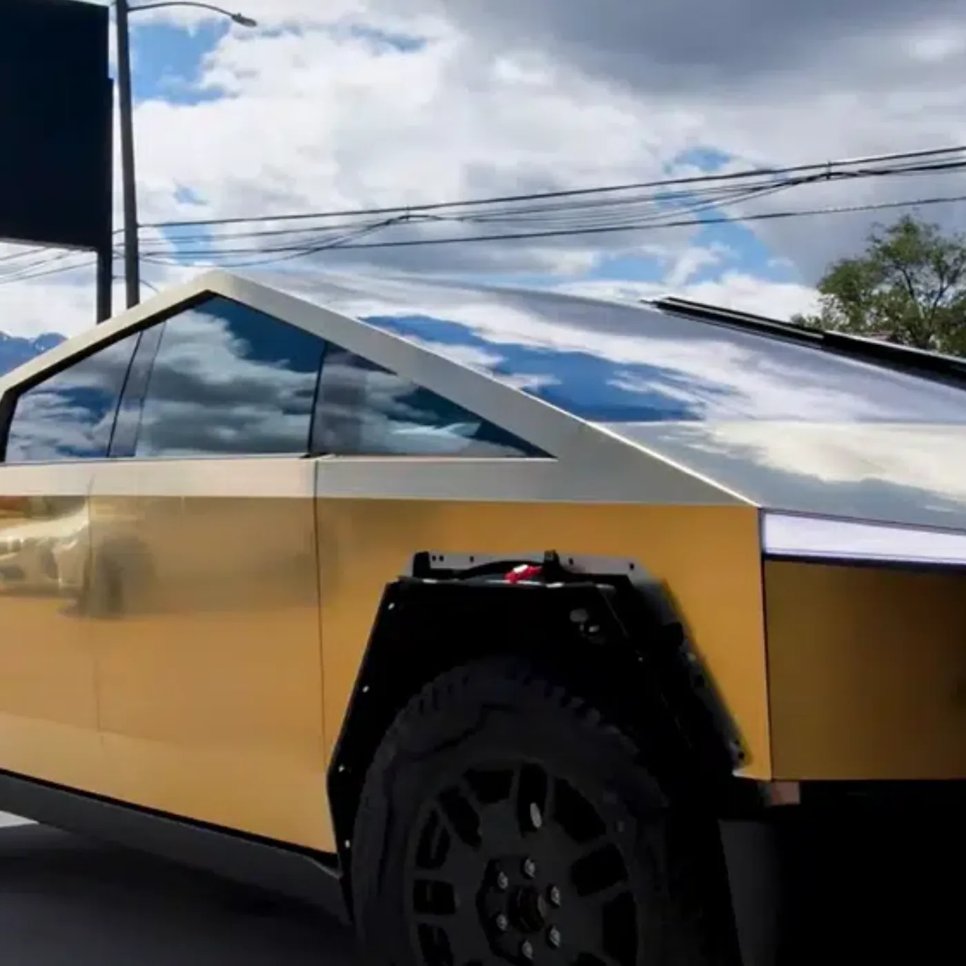 Tesla’s NEW Most EXPENSIVE Golden Car SHOCKED The World—You Won’t Believe the Price!