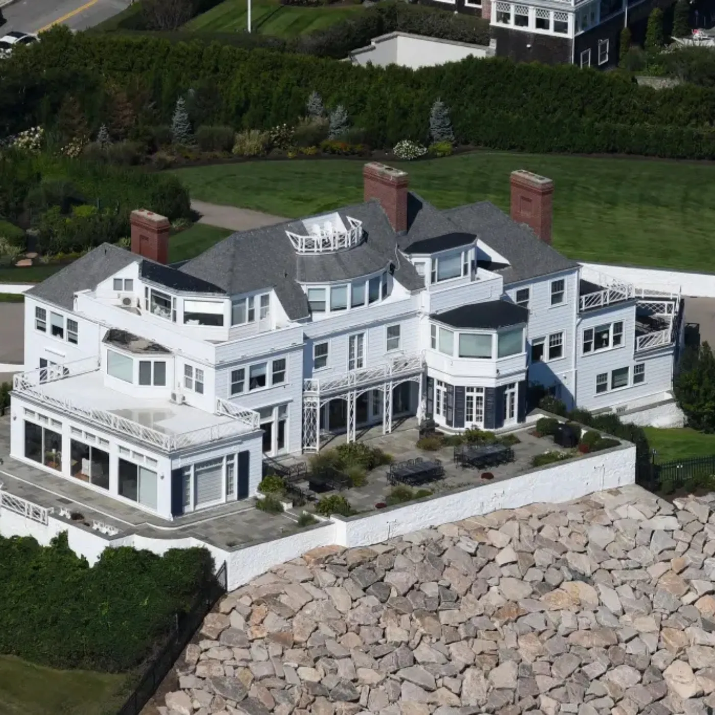 Taylor Swift’s $25 Million Mansion Reinforces the Growing Gap Between the Rich and Poor