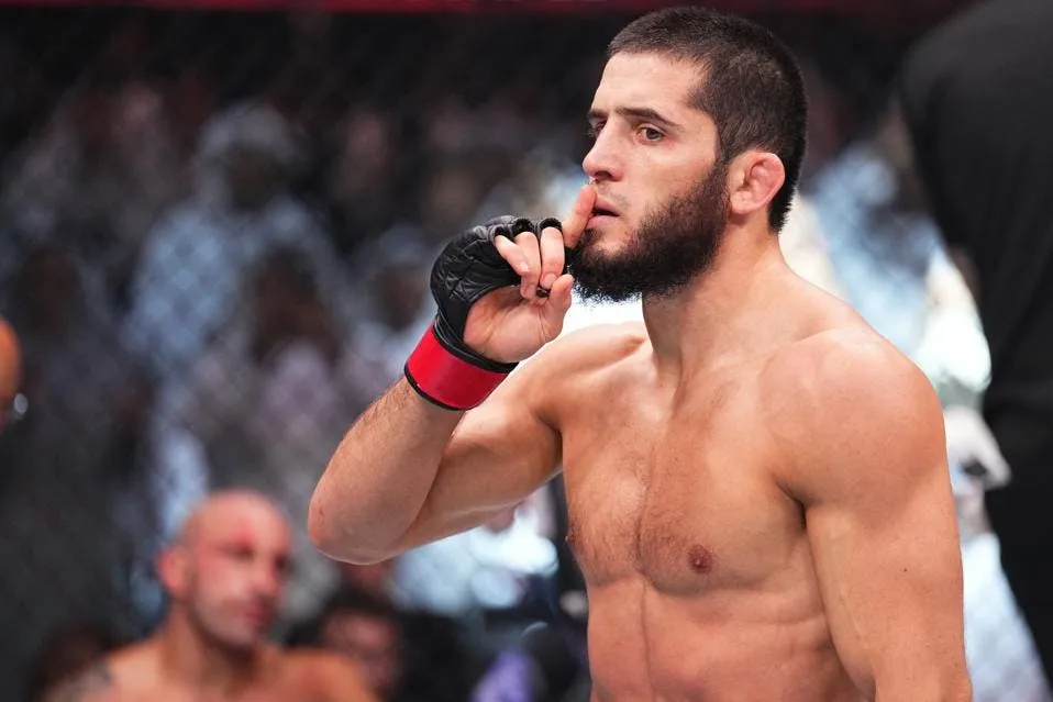Islam Makhachev Betting Favorite To End 2025 As UFC Lightweight Champ