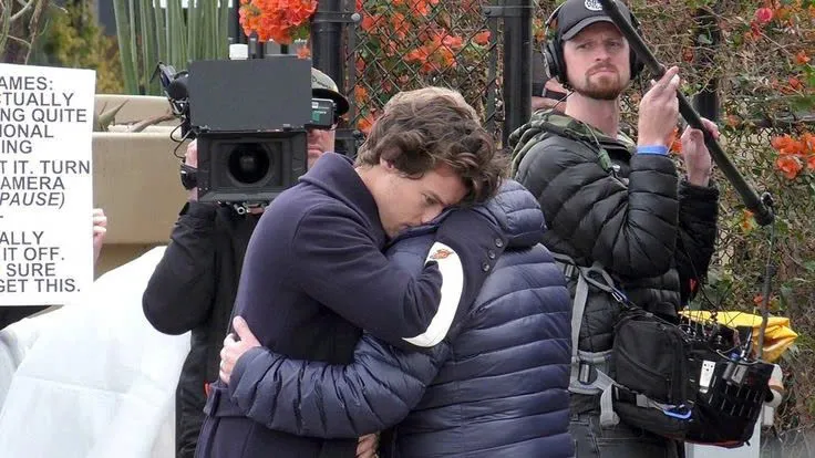 Is This His Coming Out Moment? – Fans React to Harry Styles’ Jaw-Dropping Album Notes!