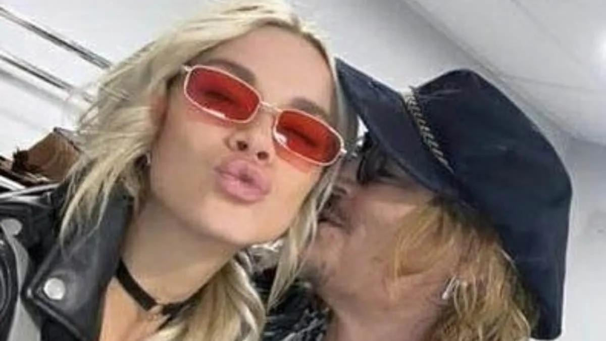 Johnny Depp was caught being extremely intimate with his new lover, far from his past Amber Heard. 3 Bạn gái mới của Johnny Depp ĐƯỢC TIẾT LỘ: Nam diễn viên hẹn hò với chuyên gia thẩm mỹ và người mẫu người Nga 28 tuổi Yulia Vlasova - hai năm sau phiên tòa xét xử tội phỉ báng Amber Heard | Daily Mail Online