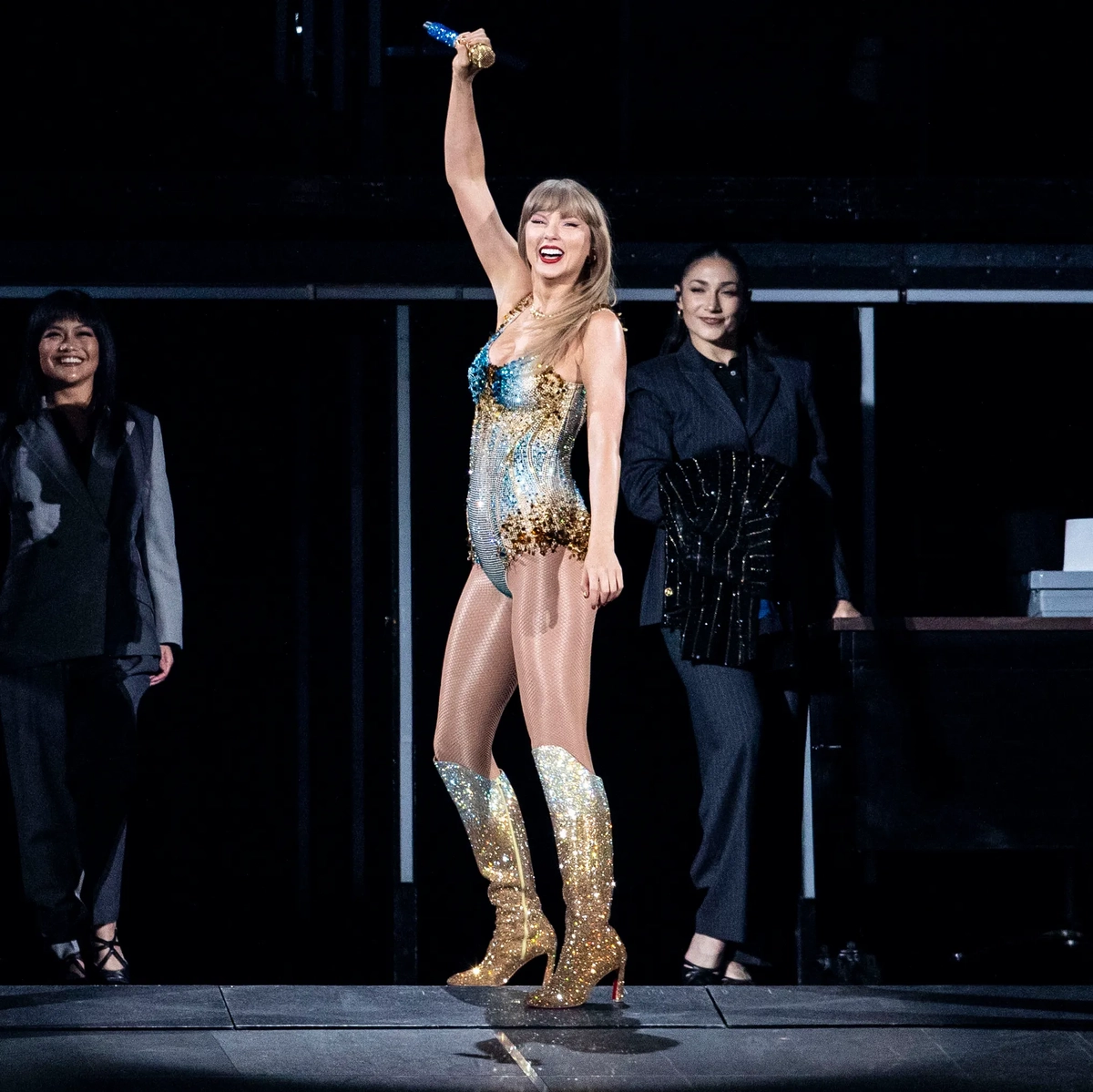 Is Taylor Swift Headed to India for a Billionaire Wedding Performance? Fans Are Buzzing! 4 Is Taylor Swift Headed to India for a Billionaire Wedding Performance? Fans Are Buzzing!