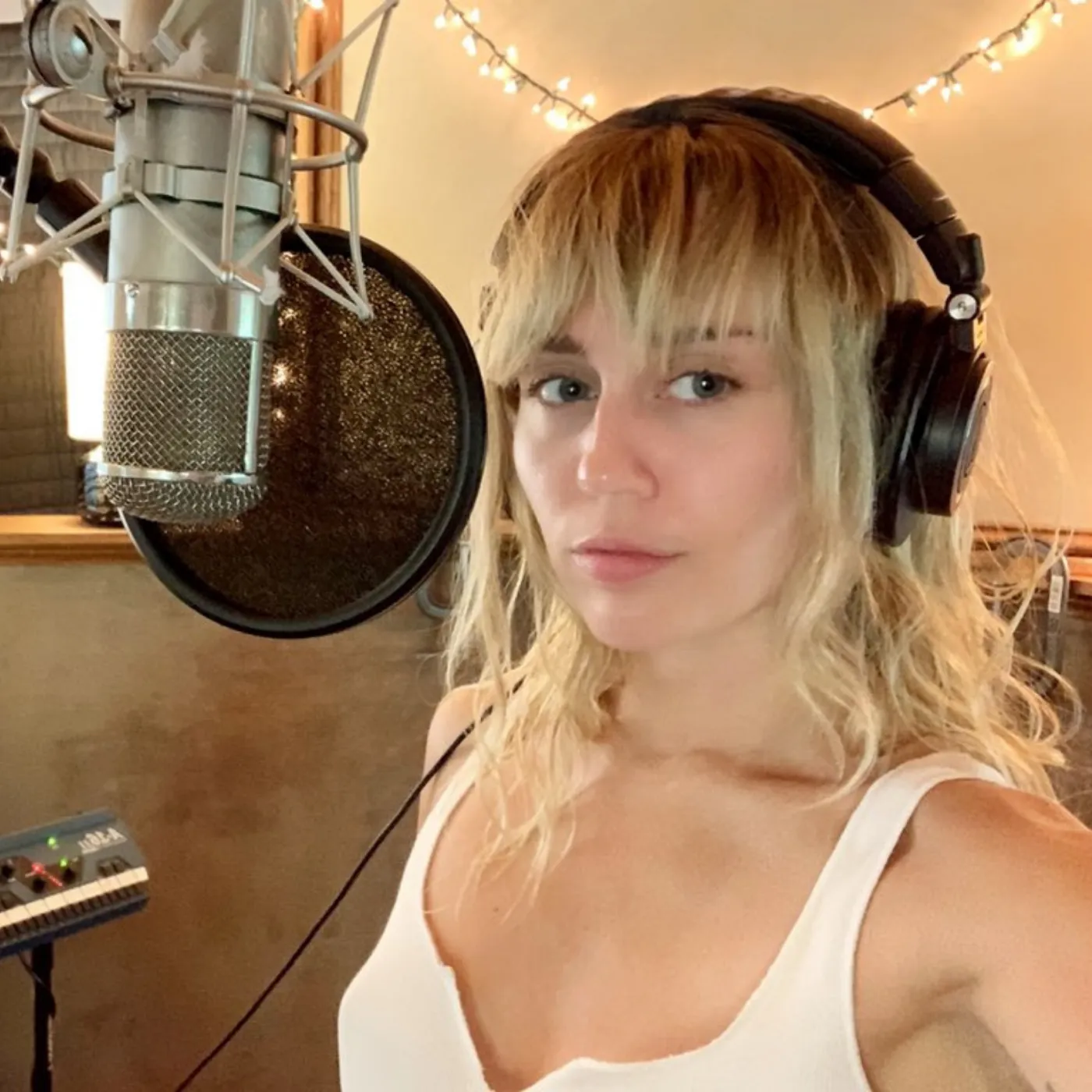 Miley Cyrus Shocks Fans: Is Music Just a Shield for Chaos in Her Turbulent Life? 2 Miley Cyrus Shocks Fans: Is Music Just a Shield for Chaos in Her Turbulent Life?