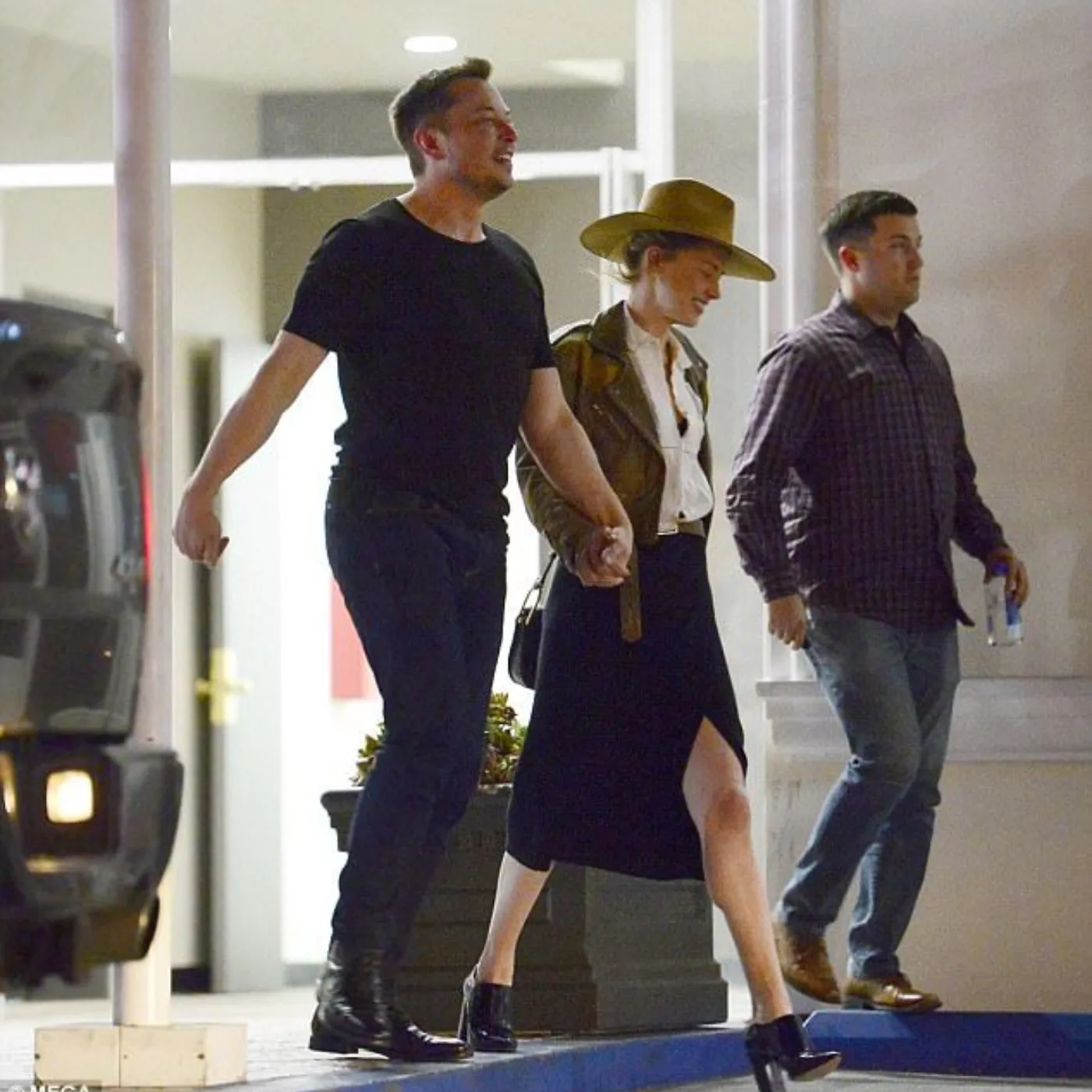 Elon Musk and Ex-Girlfriend Reunite? Mar-a-Lago Photo Sparks Explosive Rumors! 2 Elon Musk and Ex-Girlfriend Reunite? Mar-a-Lago Photo Sparks Explosive Rumors!