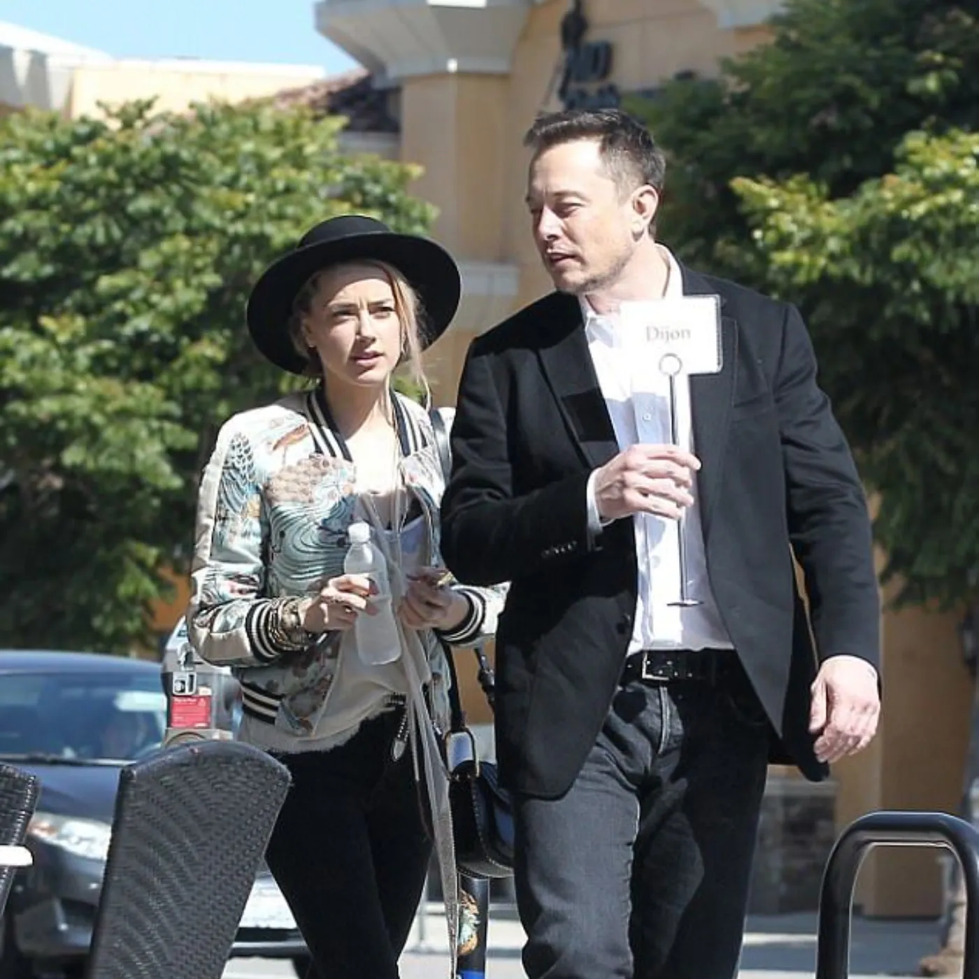 Elon Musk and Ex-Girlfriend Reunite? Mar-a-Lago Photo Sparks Explosive Rumors! 3 Elon Musk and Ex-Girlfriend Reunite? Mar-a-Lago Photo Sparks Explosive Rumors!