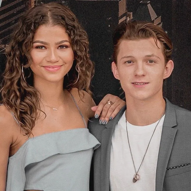 Shocking Split: Tom Holland and Zendaya Pause Wedding Plans Over Emotional Turmoil 2 Hình ảnh Ghim câu chuyện