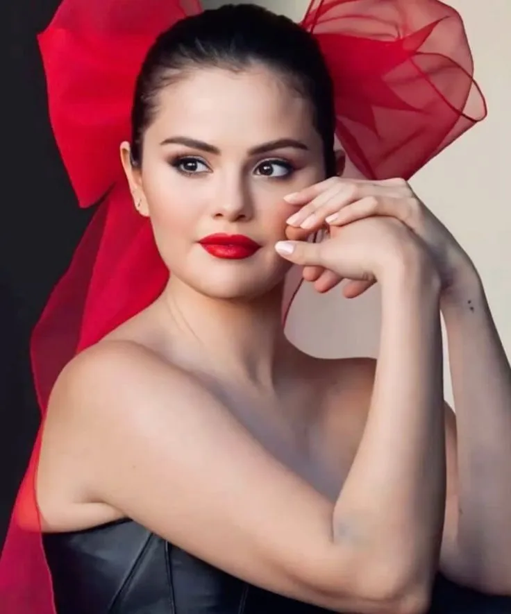 When Selena Gomez announces her pregnancy on social media, it causes a stir.