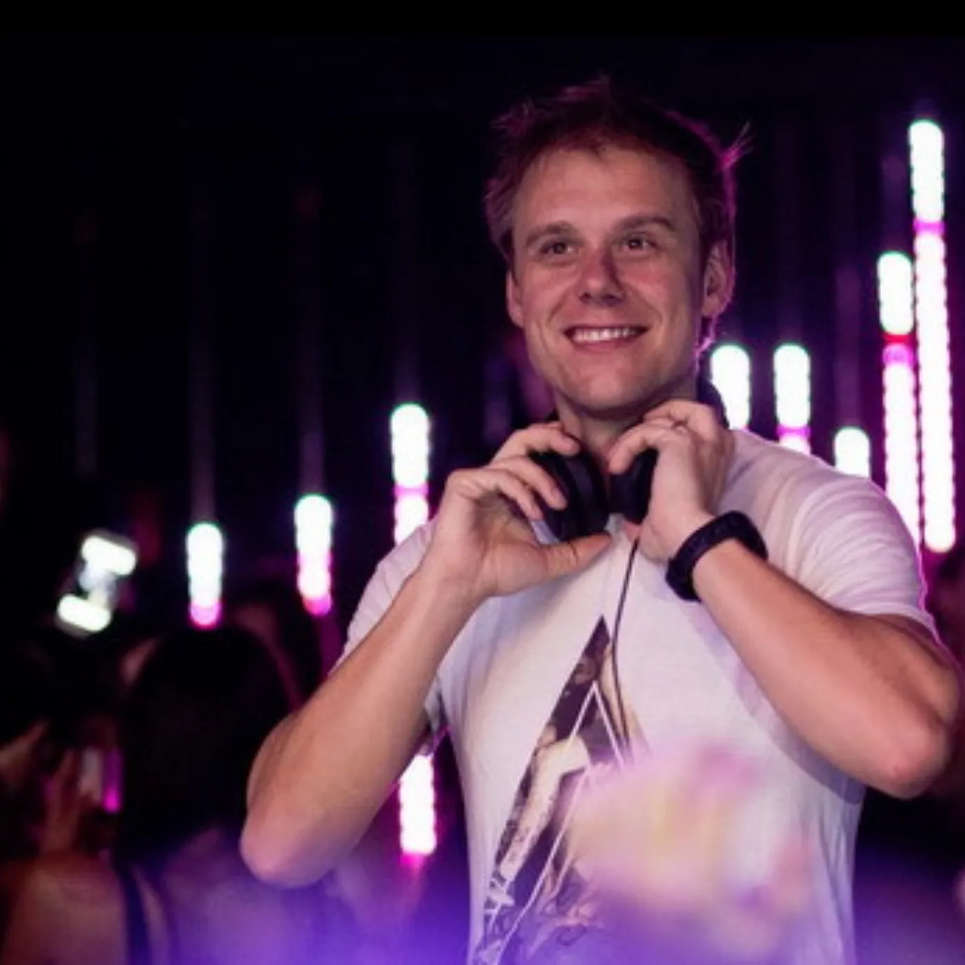 Armin van Buuren Shatters Boundaries with His Groundbreaking VR DJ Set Experience