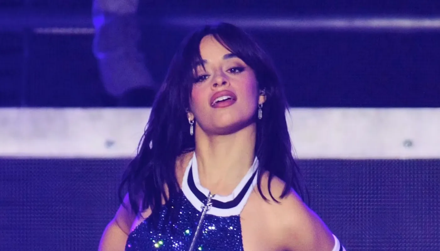 Mod Sun Defends Camila Cabello After Viral Photos of Empty Arena Performance 2 Mod Sun Defends Camila Cabello After Viral Photos of Empty Arena Performance