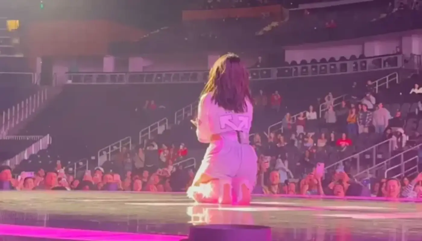 Mod Sun Defends Camila Cabello After Viral Photos of Empty Arena Performance 3 Mod Sun Defends Camila Cabello After Viral Photos of Empty Arena Performance