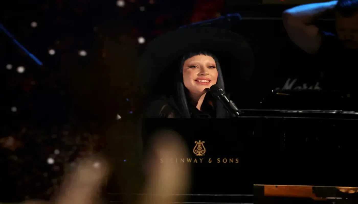 Lady Gaga Debuts New Song at FireAid Benefit Concert in Los Angeles 3 Lady Gaga Debuts New Song at FireAid Benefit Concert in Los Angeles