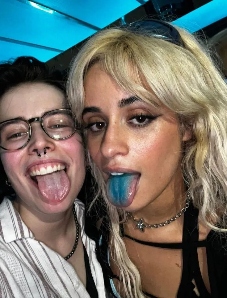 Camila Cabello Caught in Secret Scandal – You Won’t Believe Who With! 2 Hình ảnh Ghim câu chuyện