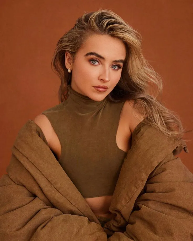 Sabrina Carpenter: The New Queen of Controversy or Just Another Star Chasing Fame? 2 Sabrina Carpenter: The New Queen of Controversy or Just Another Star Chasing Fame?