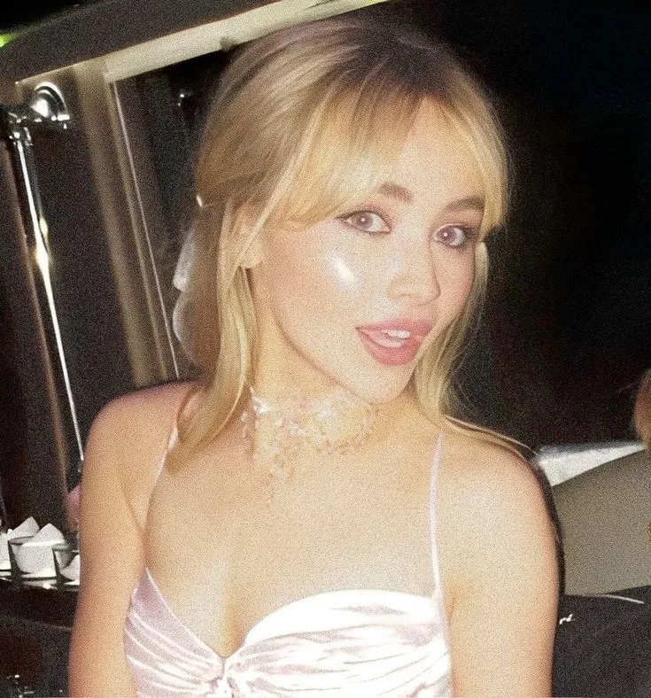 Sabrina Carpenter: The New Queen of Controversy or Just Another Star Chasing Fame? 3 Sabrina Carpenter: The New Queen of Controversy or Just Another Star Chasing Fame?