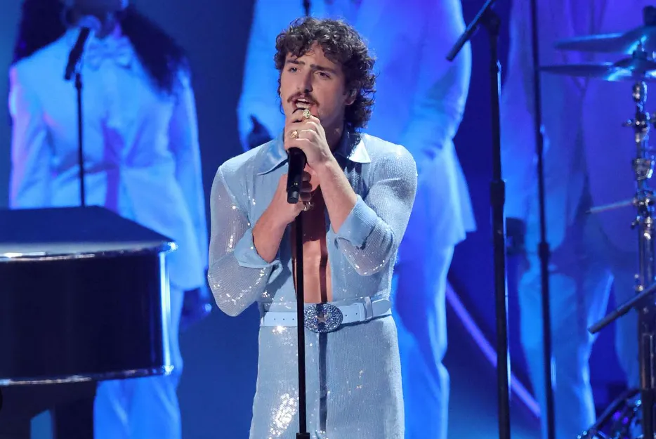 Benson Boone Apologizes for Crotch Grab After 2025 Grammys Performance 3 Benson Boone Apologizes for Crotch Grab After 2025 Grammys Performance