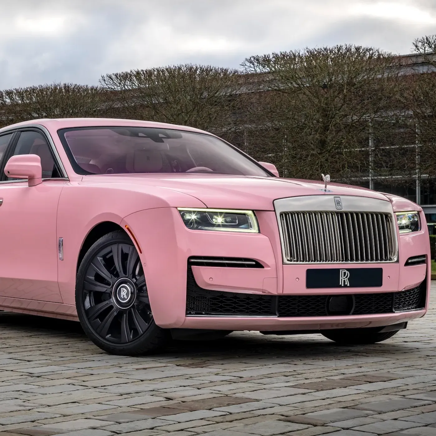 Kylie Jenner's Friskee Pink Rolls-Royce: $500,000 of Unmatched Luxury