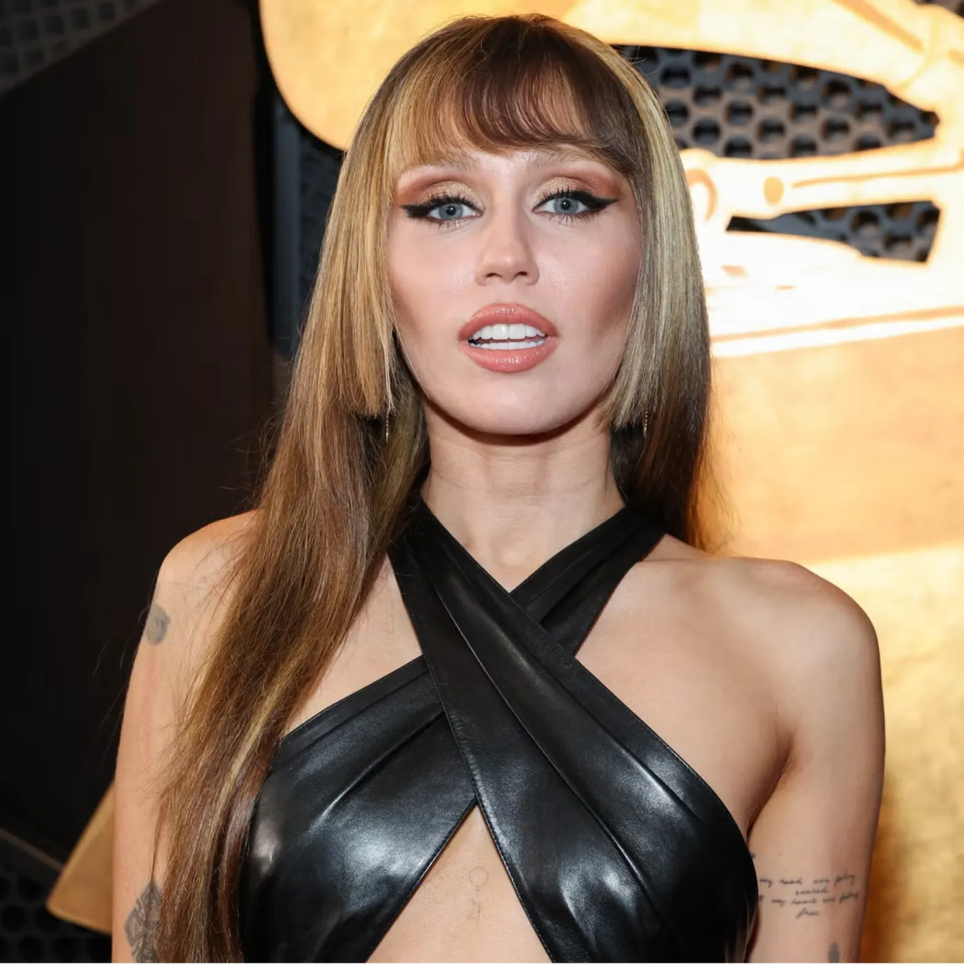 Miley Cyrus’s Grammy Shock: Jellyfish Haircut and Boldly Defending Beyoncé’s Husband!