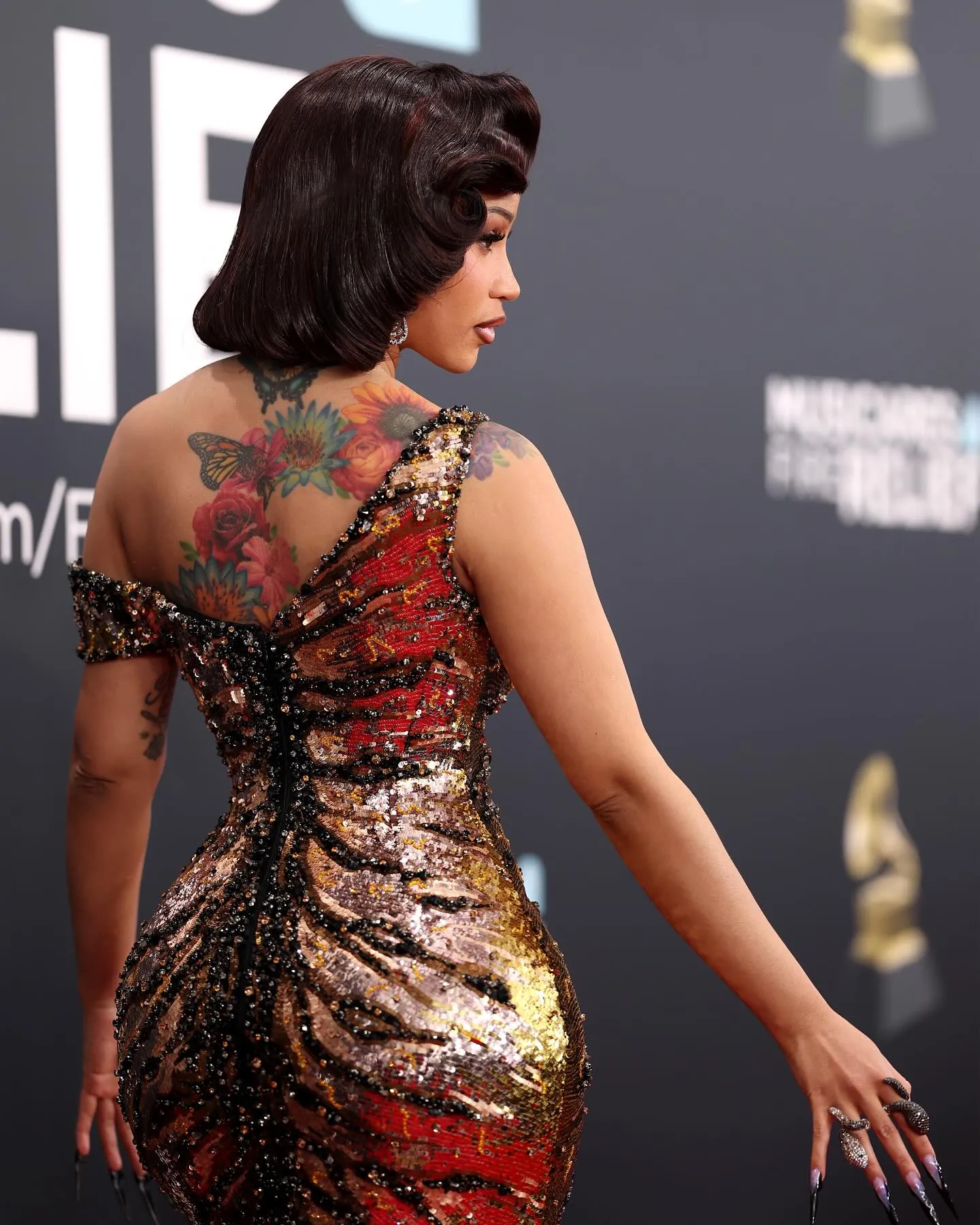 Cardi B Looks Amazing With Her Hair, Makeup, And Outfit Post-Breakup