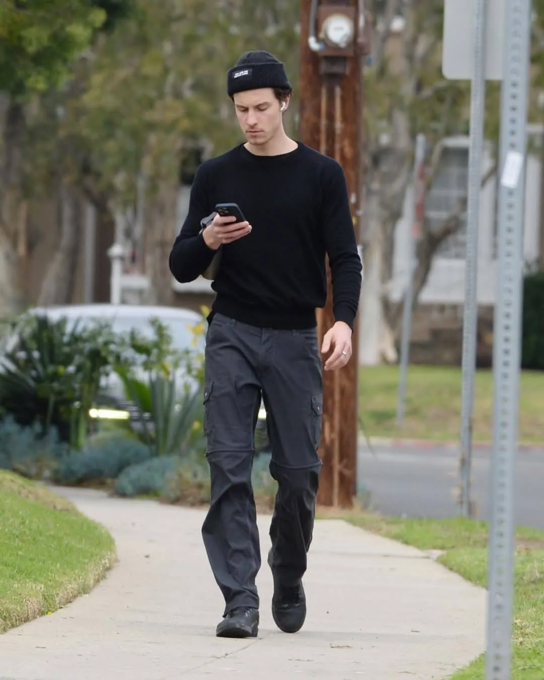 Shawn Mendes yesterday in Los Angeles.