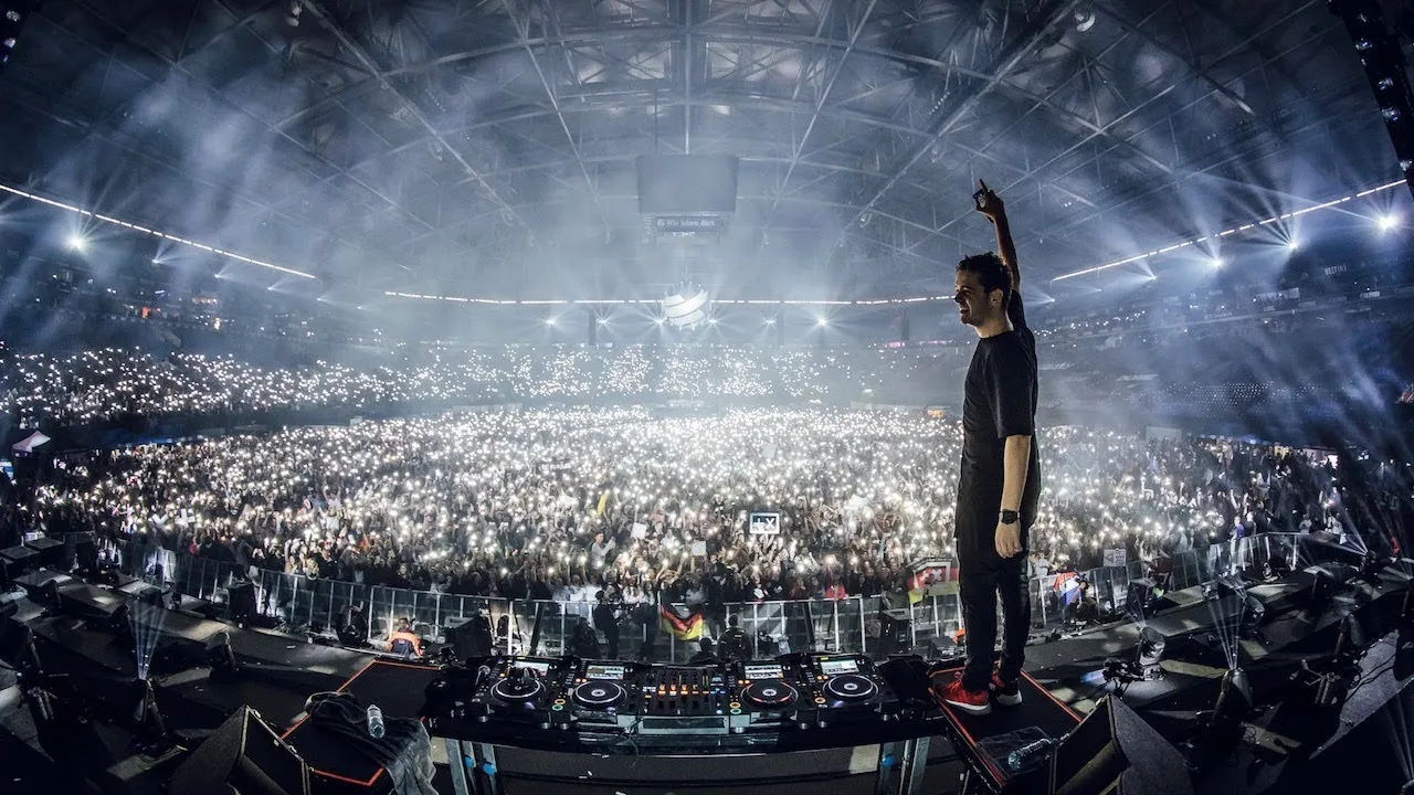 The Martin Garrix Show: S3.E3 World Club Dome