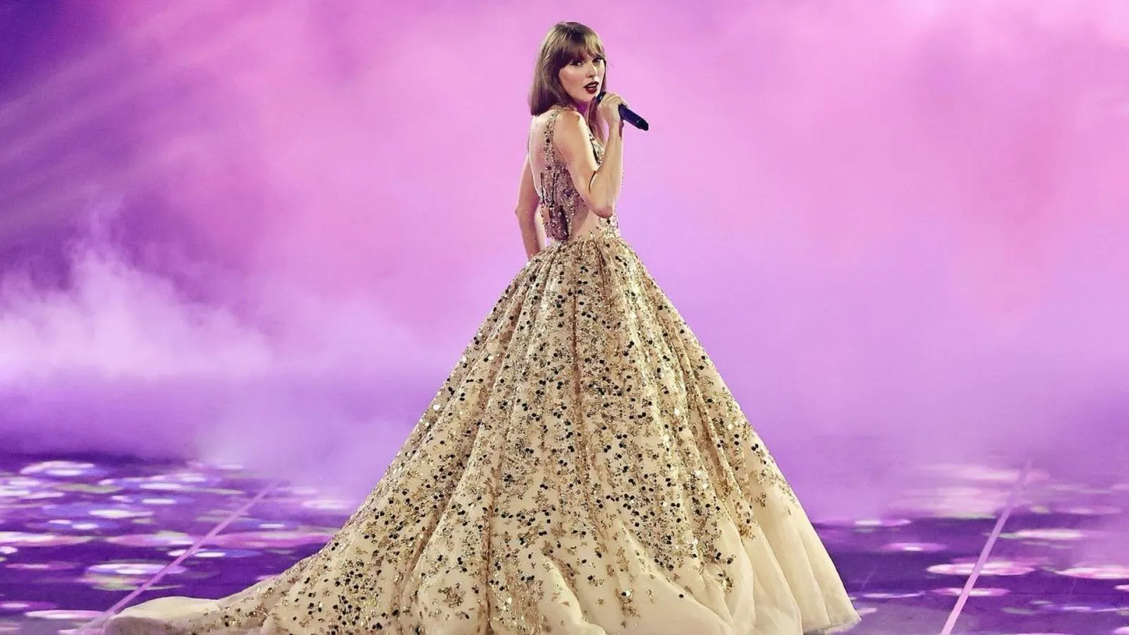 Does Taylor Swift have a 'Do Not Meet' list? Fans speculate on why she avoids certain artists in the industry! 2 Taylor Swift's net worth, 'The Eras Tour' and expensive things she owns