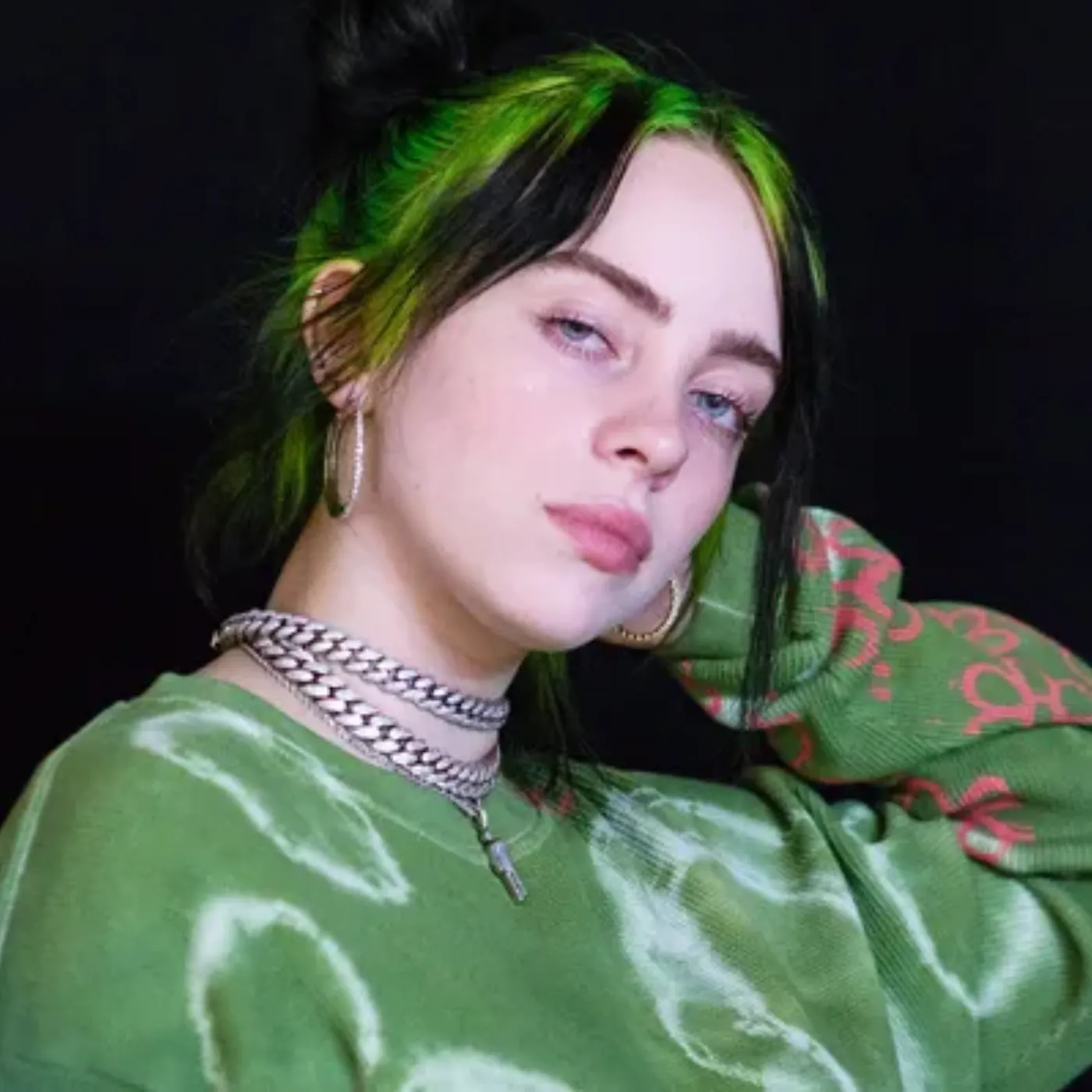 Billie Eilish’s New Perfume Smells Like Ginger and Peach – A Unique Fragrance Experience 2 Billie Eilish’s New Perfume Smells Like Ginger and Peach – A Unique Fragrance Experience