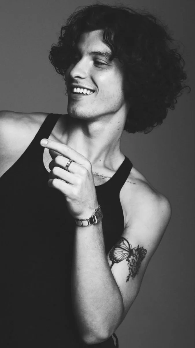 Shawn Mendes’ Bold New Look Is Turning Heads 2 Shawn Mendes’ Bold New Look Is Turning Heads