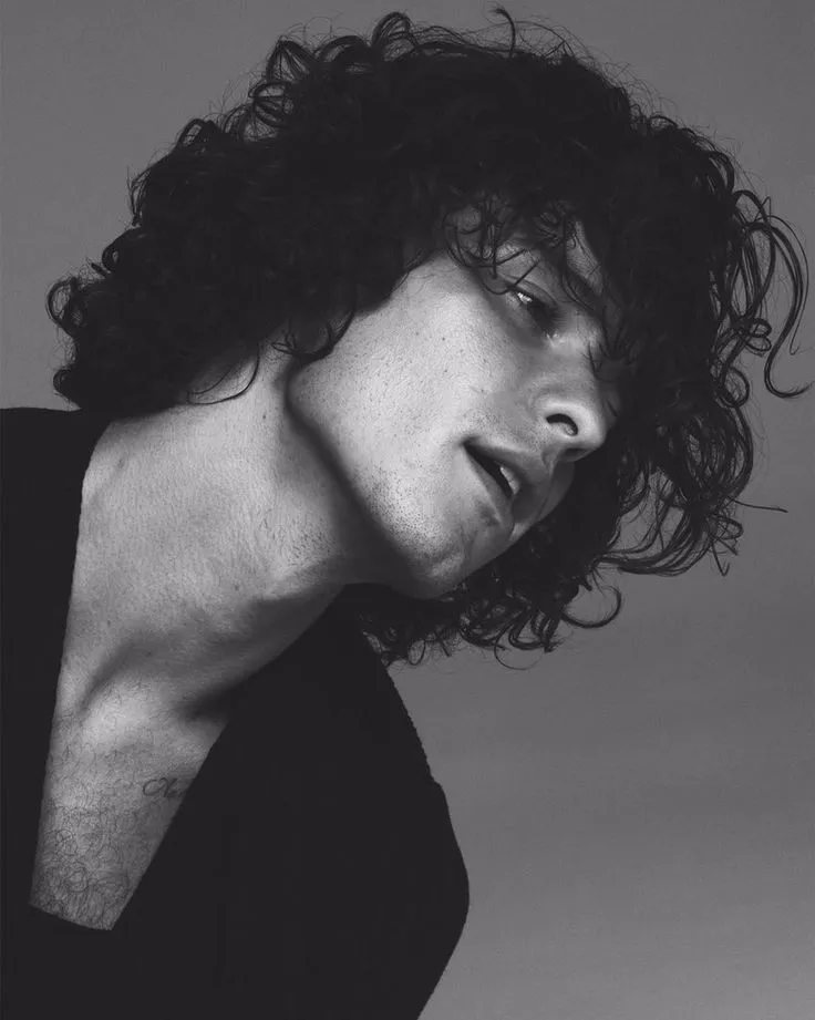 Shawn Mendes’ Bold New Look Is Turning Heads 3 Shawn Mendes’ Bold New Look Is Turning Heads