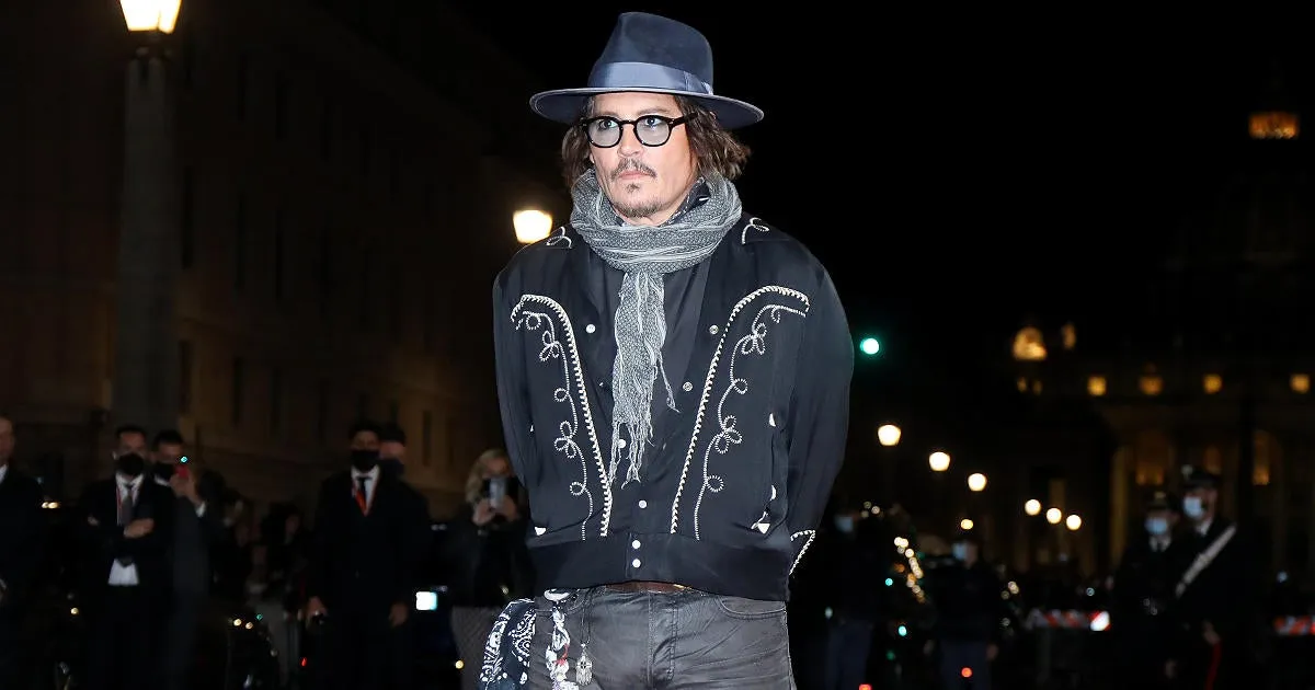 Johnny Depp Poses With Girlfriend Iuliia Vlasova in Rare New Photos -  PopCulture.com